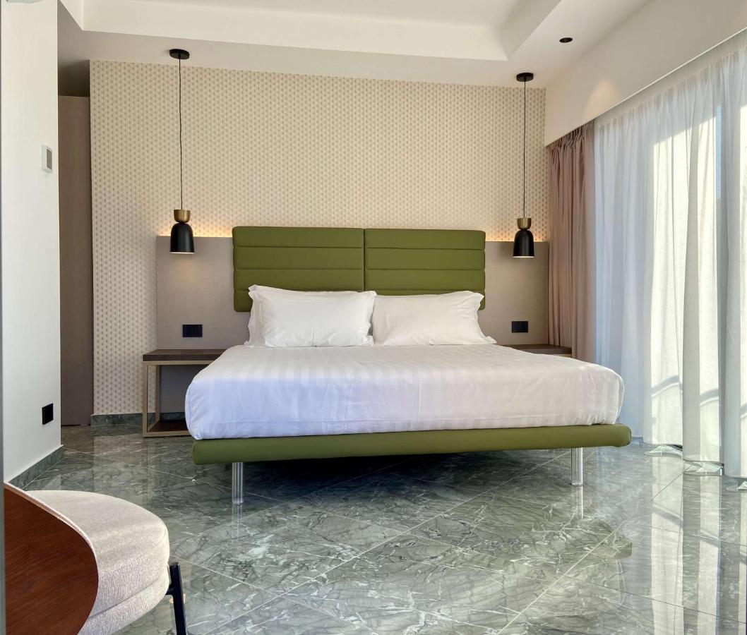 Double Room with Balcony and Sea View