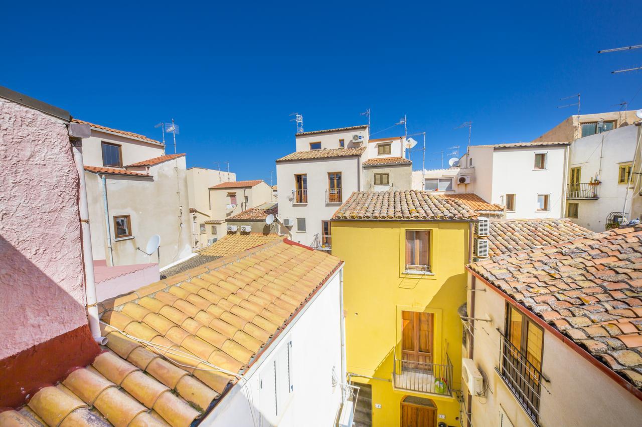 Three-Bedroom Apartment with Balcony